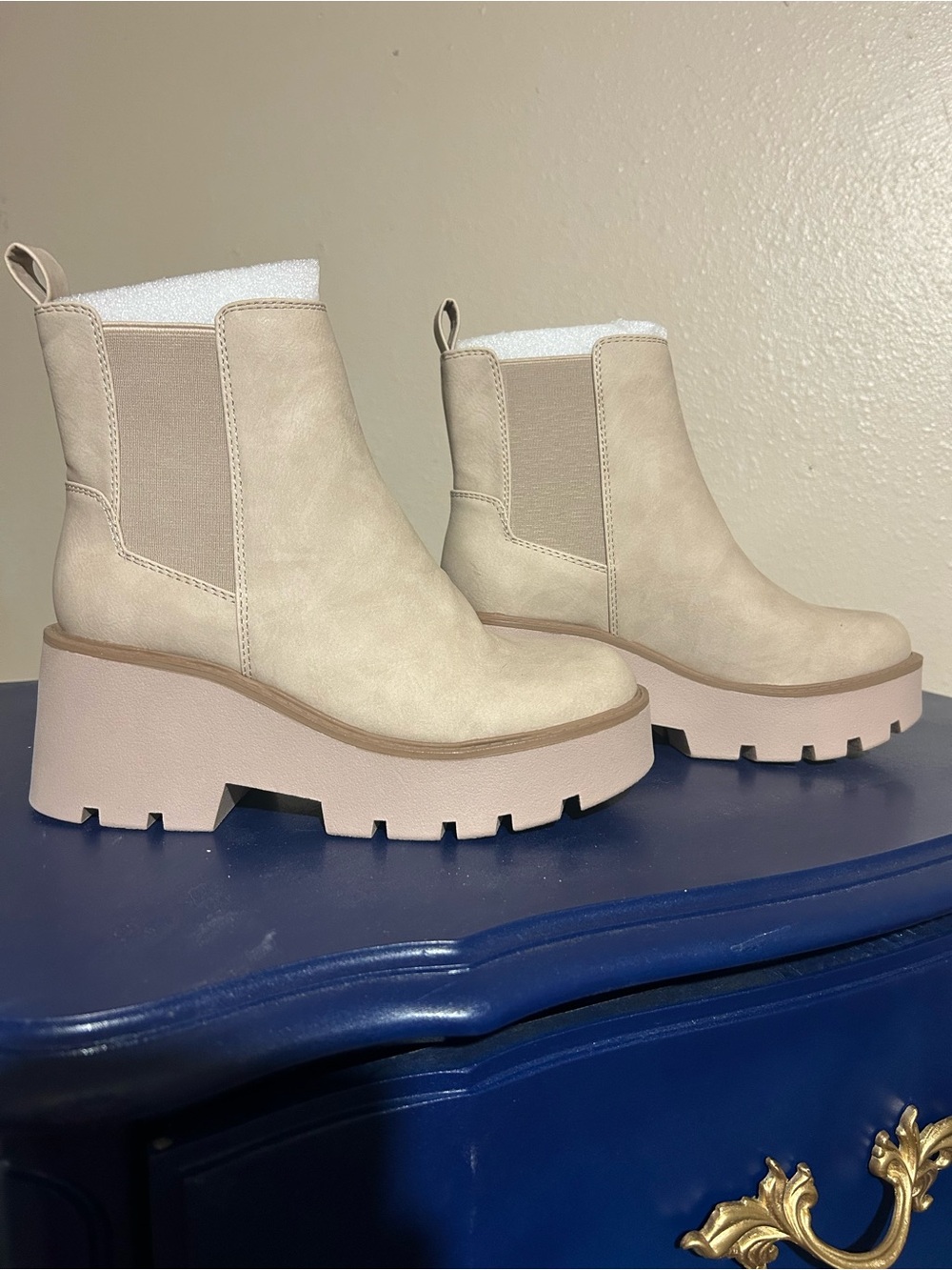 Dirty Laundry Beige/Cream Platform Chelsea Booties
